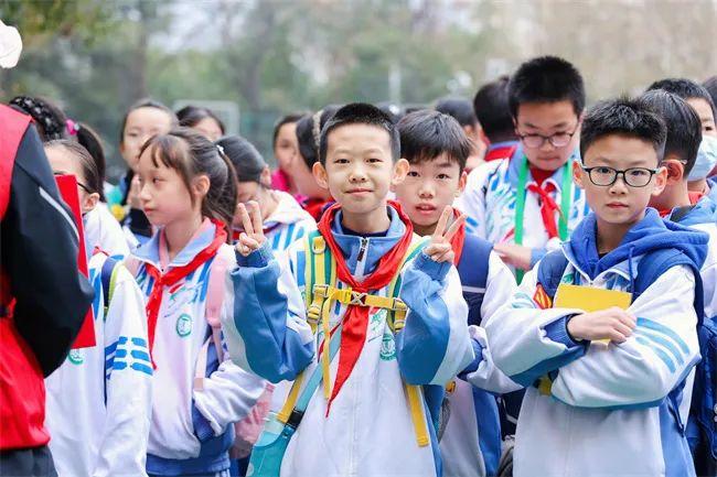 西安未央锦园小学开展数智汇青少年科技馆研学活动