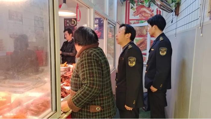 向阳市场监督管理所开展餐饮服务单位肉类原料安全排查，强化肉制品质量安全