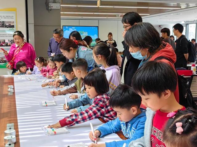 城市美育日，青浦区图书馆开展“悦读绘心图书馆体验日”活动