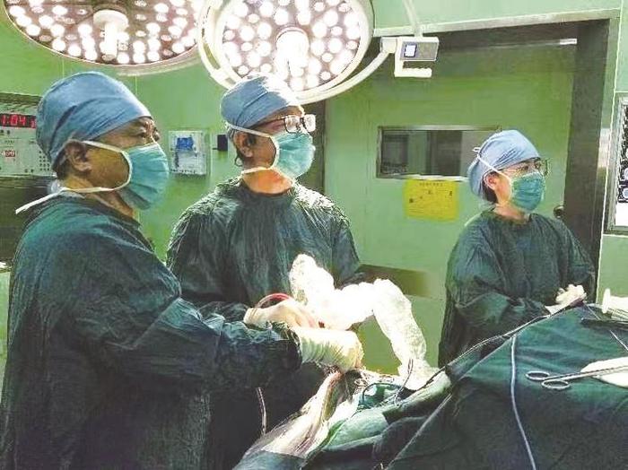 邯郸市中心医院神经外一科 独立完成神经内镜下脑血管畸形血管切除术