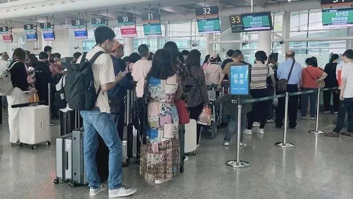 潮汕国际机场恢复直飞新加坡航班