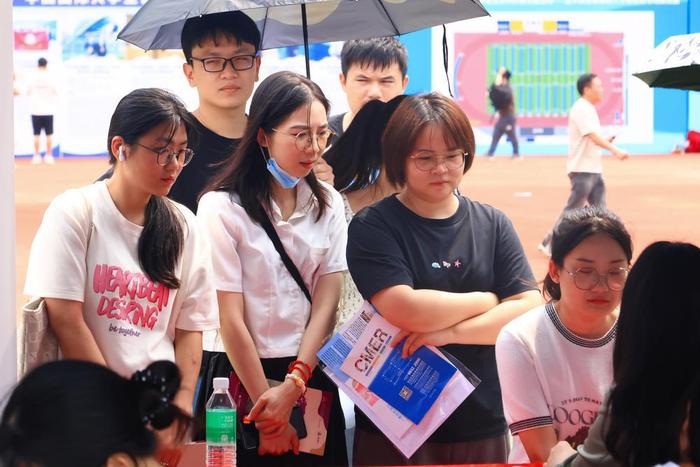 【视频】506家单位，3000个岗位！广东高校毕业生供需见面活动医学类专场在穗举行