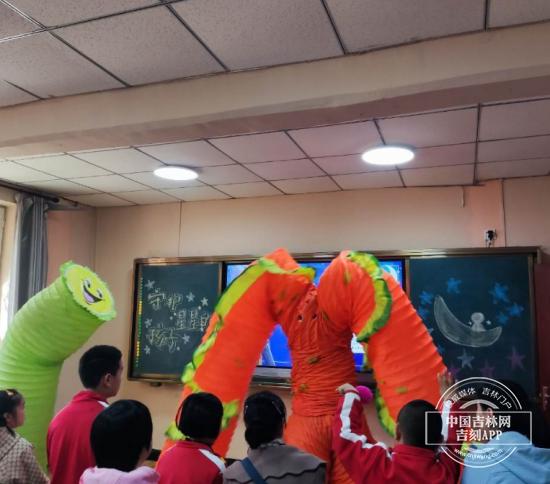 长春市朝阳区特殊教育学校举行“世界自闭症关注日”主题活动