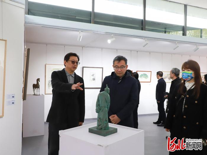 “共美雄安”——河北工艺美术职业学院建校60周年成果展雄安卷开幕