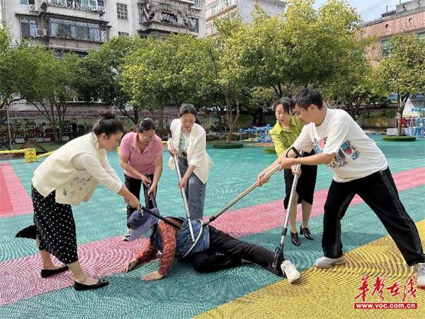 通道侗族自治县幼儿园：反恐演练进校园  筑牢安全防火墙