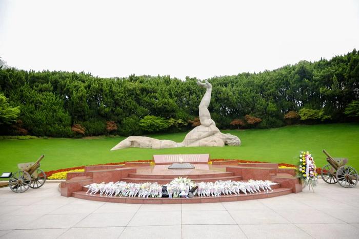 76处烈士纪念设施共同举行！今天，上海这样致敬先烈缅怀英雄