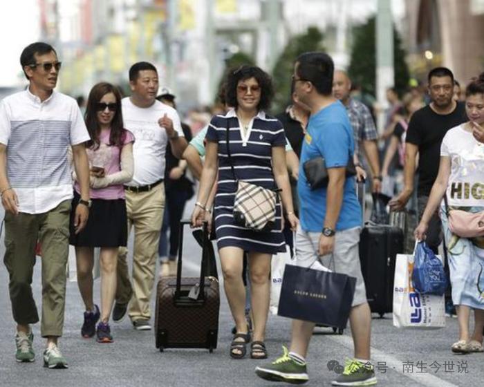 外国空气更香甜? 一年上万富豪移民，卷走数千亿资产，赶紧制止！