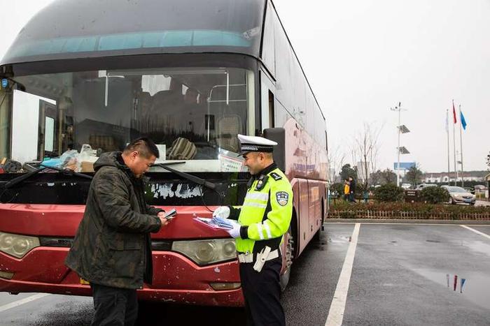 追记江苏省常州市公安局交警支队高速公路一大队一级警长李忠