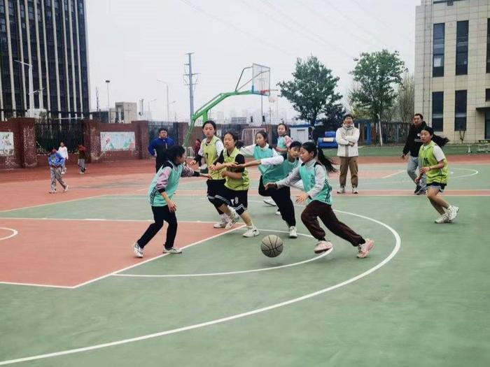 管城区长青路小学斩获管城区中小学生篮球赛小学女子乙组冠军