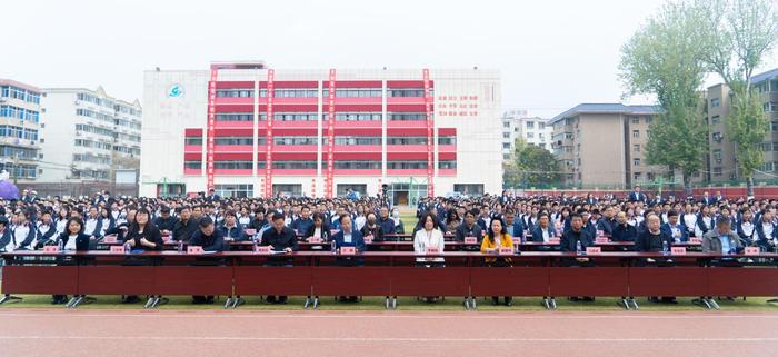 记西安市新城区第三十二届中小学“科技之春”宣传月活动暨西安市东方中学2024年校园科技周盛大开幕