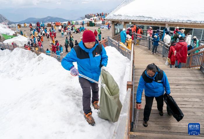 玉龙雪山海拔故事丨雪山·守护