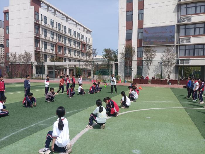 南阳市第八完全学校小学部开展白河中心校片区2024年“十万教师大比武”赛课活动