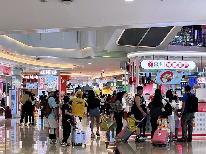 “港人北上”消费持续升温，深圳购物中心、商办市场整体回暖