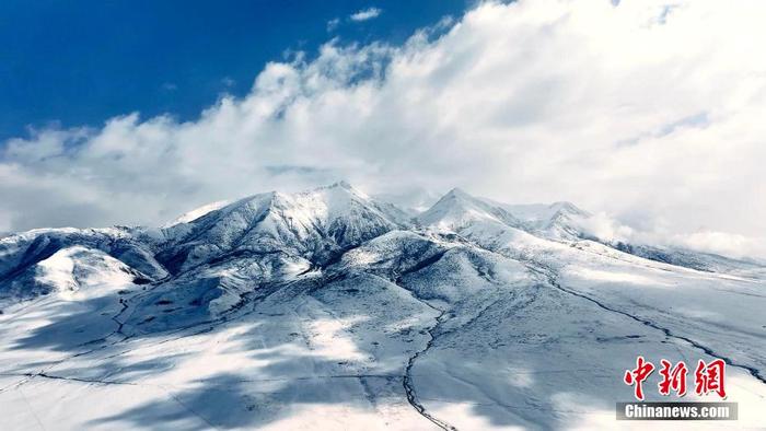 祁连山春日雪景：苍山负雪尽显山河壮丽