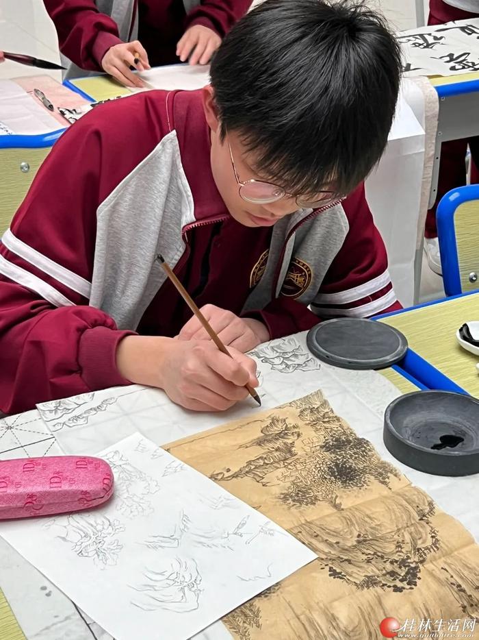 丹青流韵，翰墨飘香——桂林高铁园外国语学校举办2024年现场书画大赛