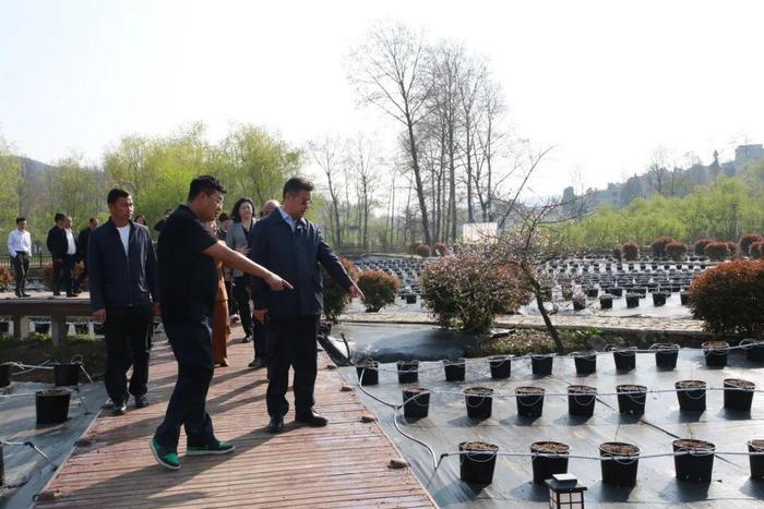 民革四川省委会对纳雍县帮扶工作座谈会在贵州省毕节市纳雍县寨乐镇新寨社区召开