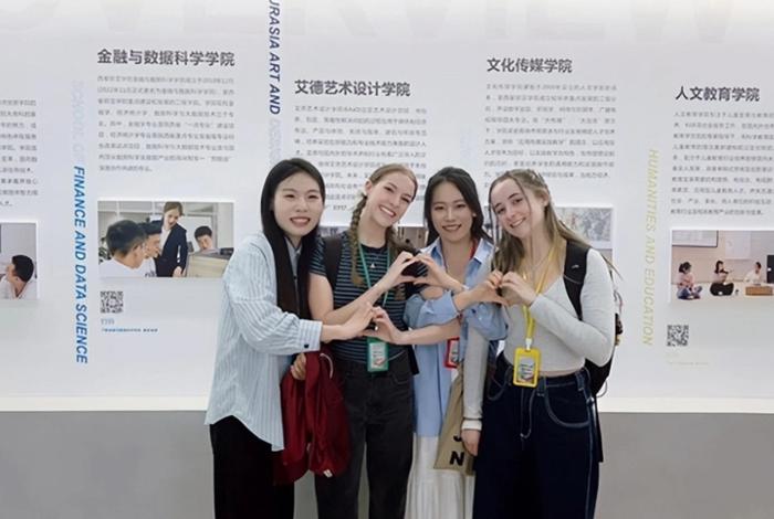 感受汉语文化魅力!美国高中师生来西安欧亚学院参观交流