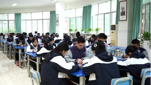 重庆市第十一中学校：阅读，让“生本、生长、生动”课堂活色生香