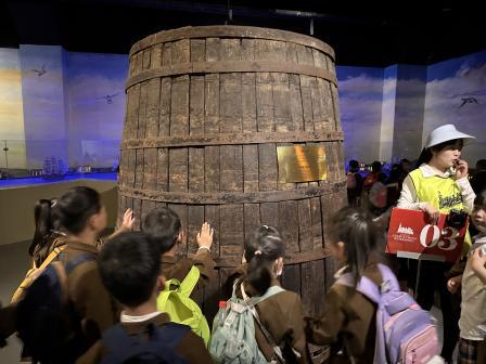 走进葡萄种植基地，探寻民族工业发展 ——西安市浐灞第二十一小学研学旅行