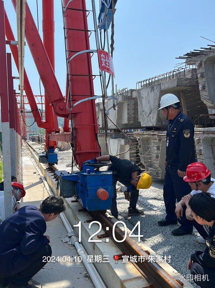 安徽省泾县市场监管局开展重点工程项目在用起重机械专项检查