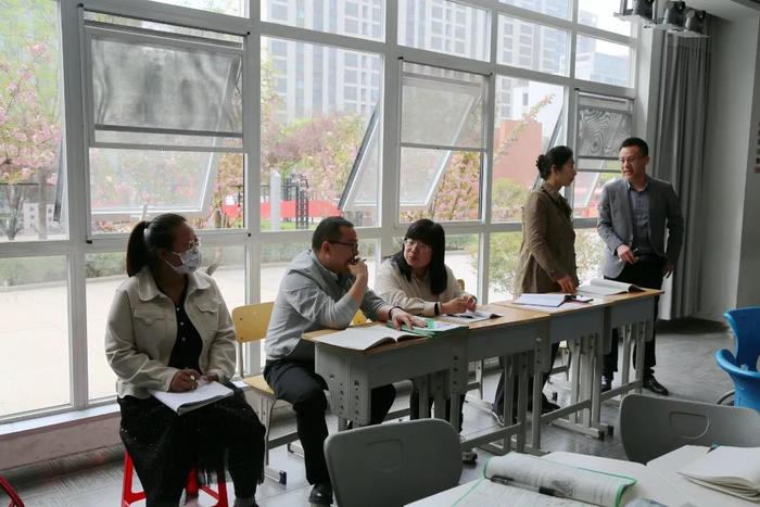 陕西省初中学校“教学评一致性”实践现状主题调研在航天一中开展