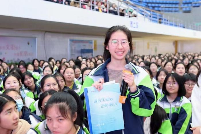 岳阳县第一中学举办女生安全教育专题讲座：呵护青春  向阳生长