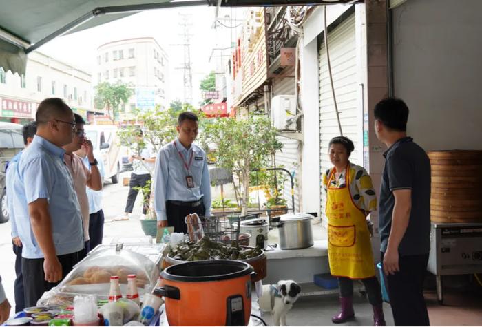 沙田镇开展食品安全、无证照经营排查整治行动