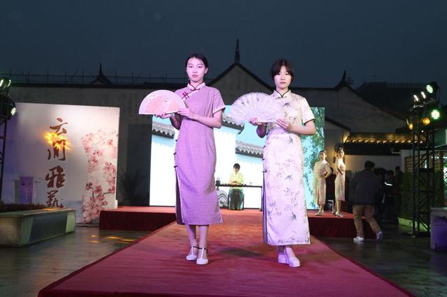 青春激扬舞霓裳！松江这里的中小学生演绎“最炫时装秀”