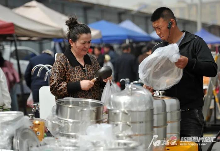 周末休闲，不妨到乌鲁木齐这处农贸大集“逛吃逛吃”