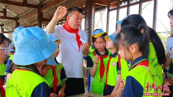 会同：童心爱非遗 走进神农本草园