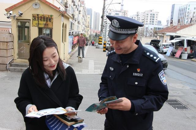 打击网络谣言 净化网络环境地铁分局地铁大厦站派出所走进社区、学校开展普法宣讲活动