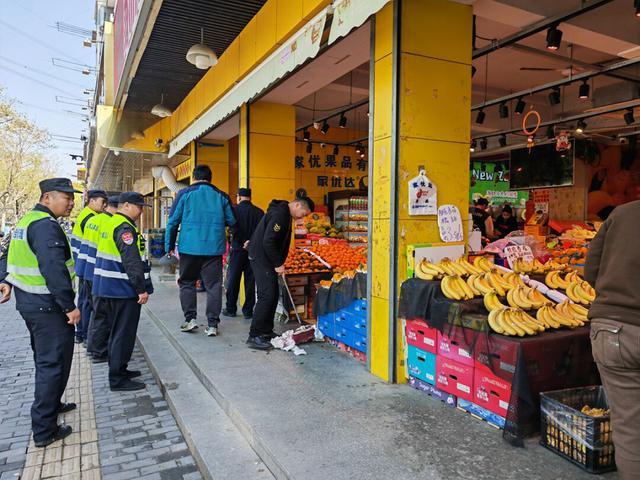 创全进行时！宝山这里开展街面环境整治行动