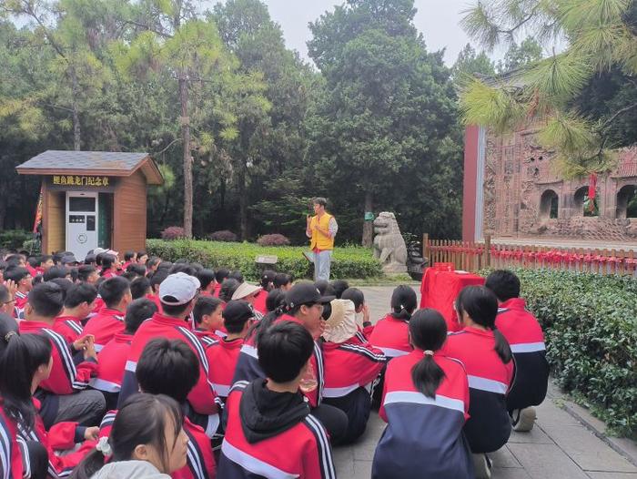 探卧龙圣地   悟楚汉魅力——南阳新野汉兴学校“卧龙寻踪”研学之旅成功举行