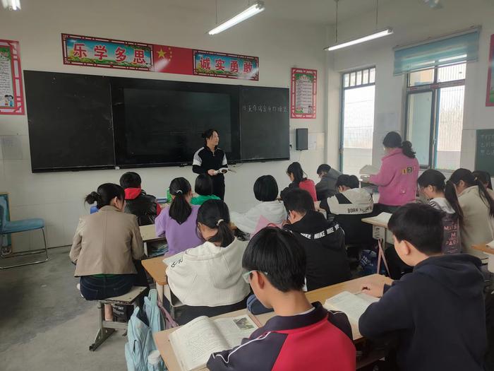 锻练真功  增强素质——南召县石门乡孙庄小学“十万名教师大比武”活动