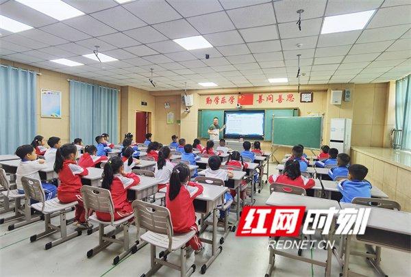 “数智”赋能  着力建设大中小学科学教育一体化共同体