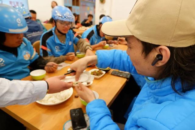 7.5折！闵行这家社区食堂推出就餐优惠和错峰服务，覆盖人群包括