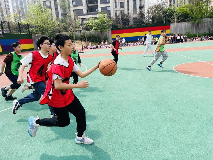 迎“篮”而上，青春飞扬-----二七区四季路第二小学第四届校园篮球联赛