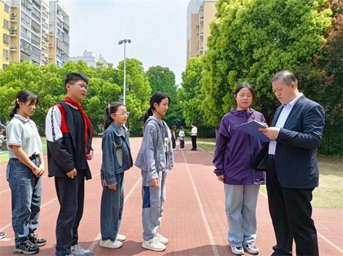 合肥市六安路小学荣城花园分校开展防震避险应急演练活动