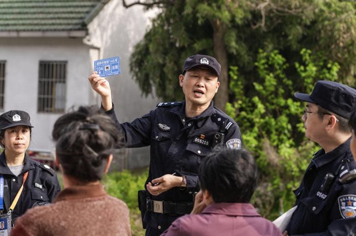 上海奉贤公安柘林派出所：“精修”小门牌打造“金名片”