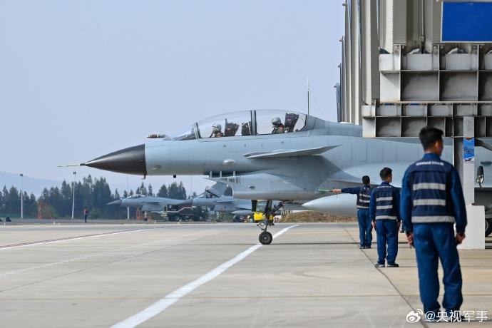 现场感十足！空军实战化飞行训练高清大图来了