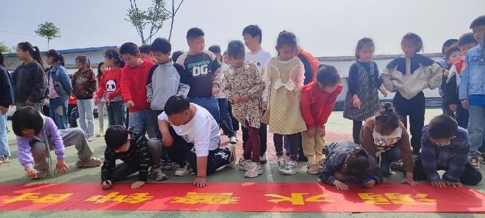 预防溺水 警钟长鸣——怀远县榴城镇苏集小学开展春季防溺水宣传活动