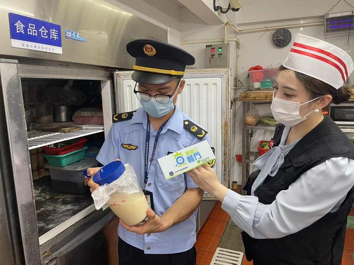 星期三查餐厅｜“五一”假期去大鹏吃海鲜！来看看这两家海鲜餐厅的突击检查结果