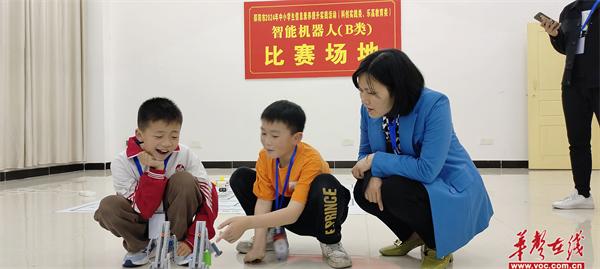 隆回县东方红小学参加邵阳市中小学生信息素养提升实践活动