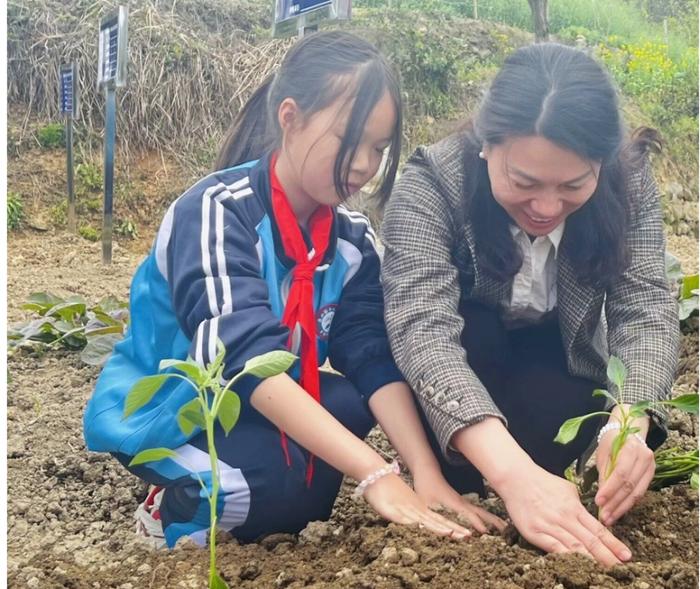 麻城市第八小学龟山校区举行劳动实践基地启动仪式