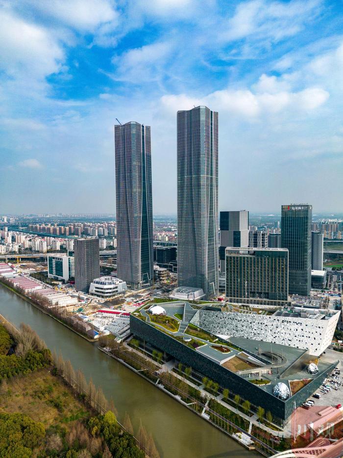 寻链·新质生产力十城演义丨上海生物医药 做世界级产业集群的“造梦者”