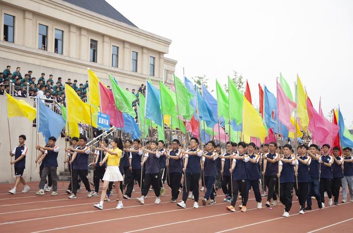 运动会开幕式变“秀场”？渝北职教中心学子秀出火热青春！