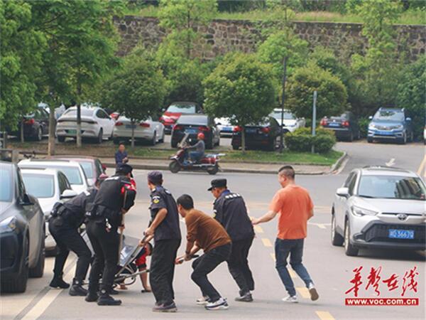 衡阳县蒸阳学校：反恐演练进校园 警校联动保安全