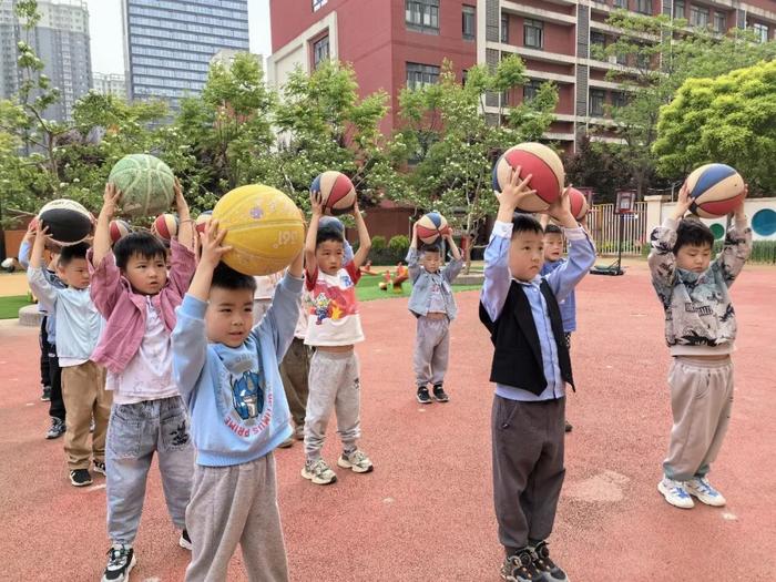 沣东润馨怡园幼儿园开展社团活动