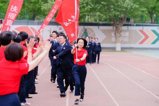 西安市第三中学“名校+”共同体隆重举行高2024届十八岁成人礼暨高考誓师大会