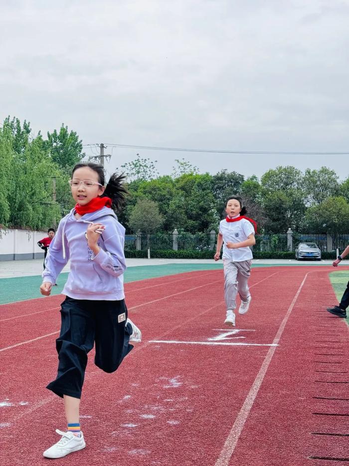 阳光运动展风采 英姿勃发筑未来 ——未央区徐寨小学第八届春季田径运动会